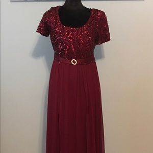 RM Richards Formal Gown Sz 6